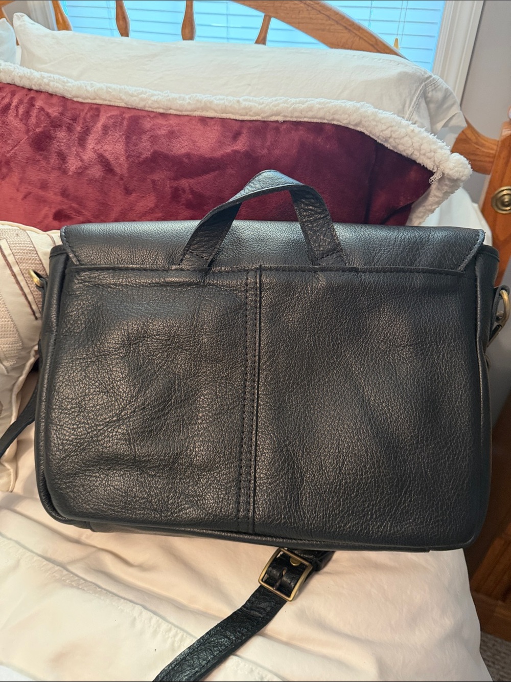 Portland Leather Black Pebble Grain Leather Messenger Bag with Adjustable Strap - Picture 14 of 16